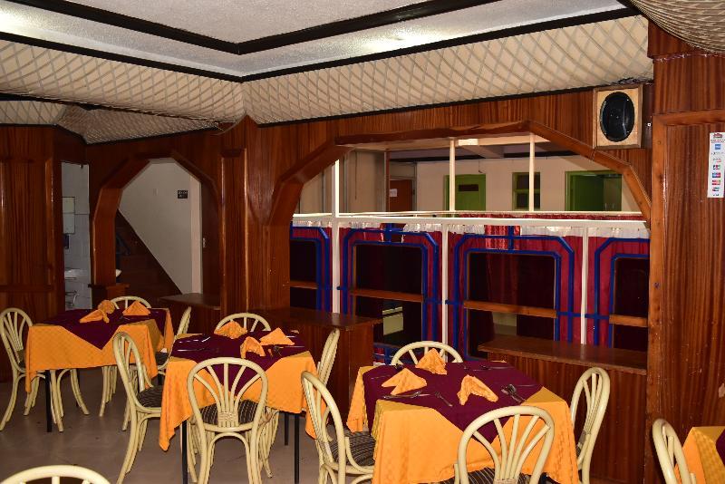 Ibis Hotel نيري المظهر الخارجي الصورة